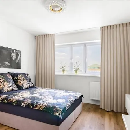 20M2 Studio, Near Chopin Airport, Cozy And Quite Warsaw Exterior photo